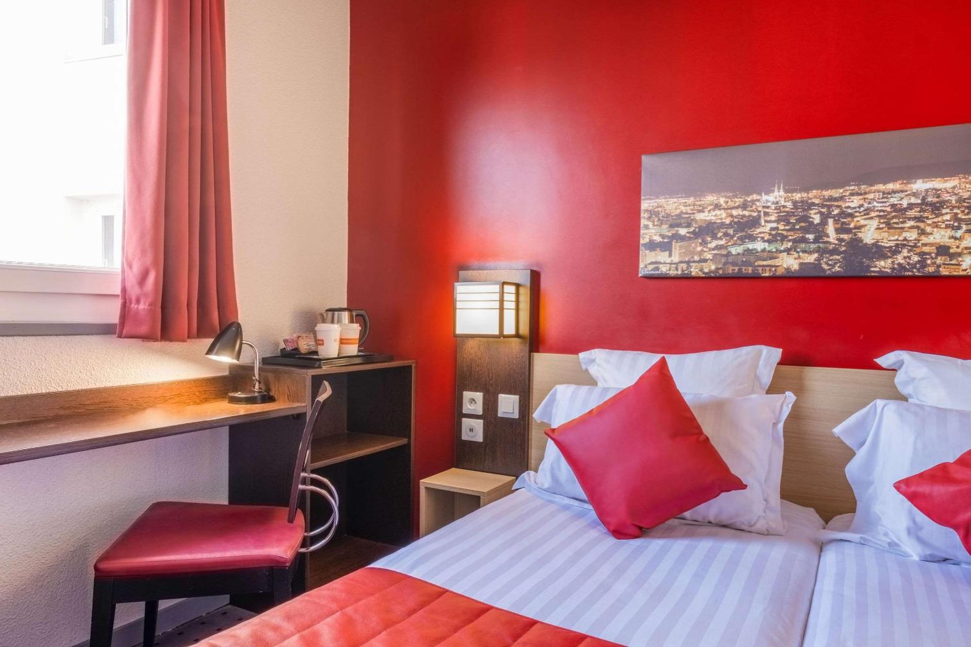 Comfort Hotel Clermont Saint Jacques Exterior photo