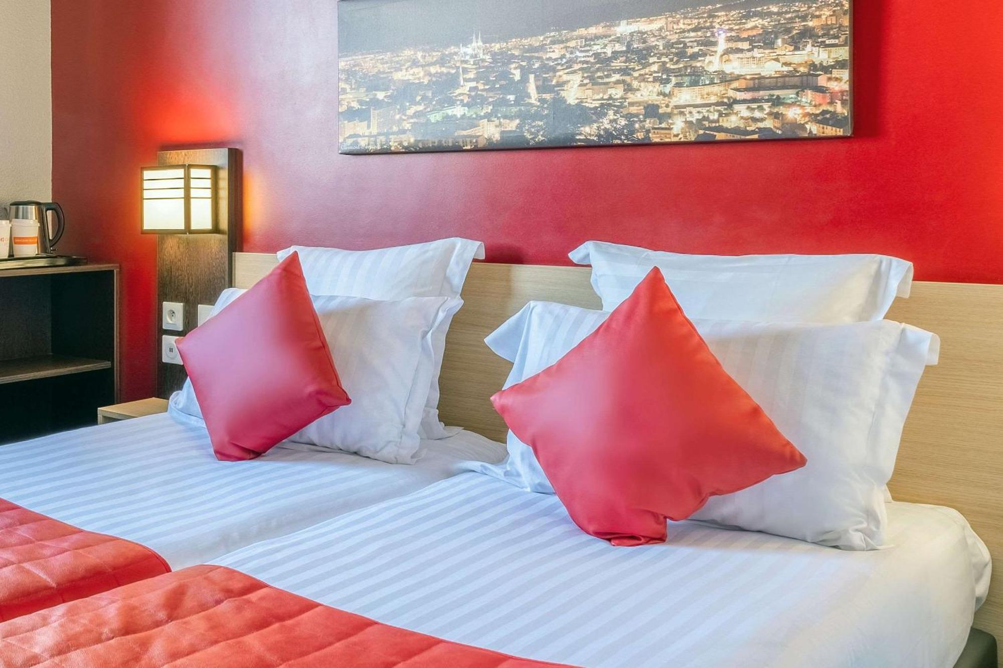 Comfort Hotel Clermont Saint Jacques Exterior photo