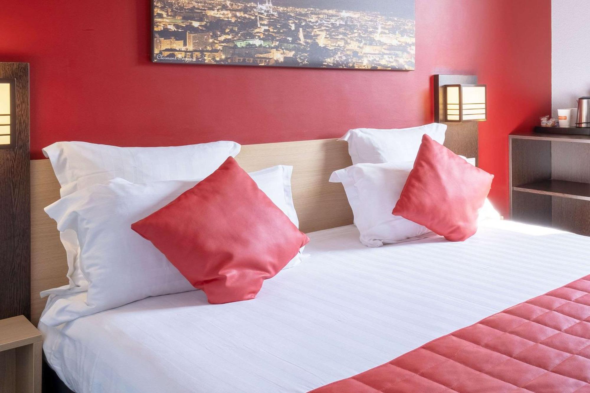 Comfort Hotel Clermont Saint Jacques Exterior photo