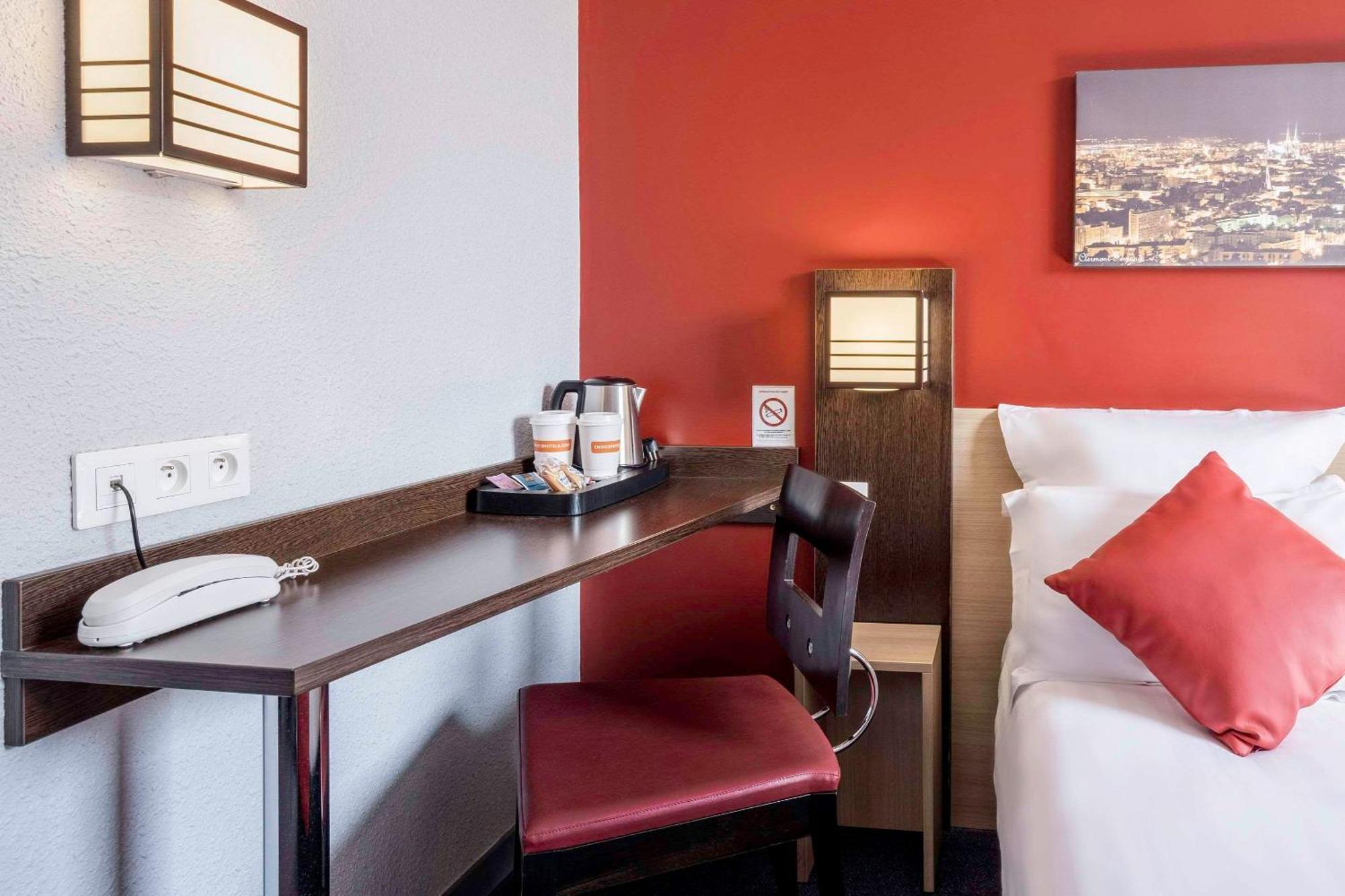 Comfort Hotel Clermont Saint Jacques Exterior photo